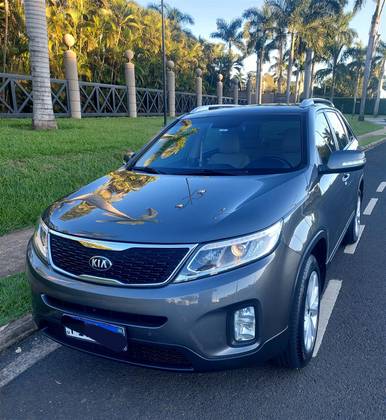 KIA SORENTO 2.4 16V GASOLINA EX AUTOMÁTICO KIA SORENTO 2.4 16V GASOLINA EX AUTOMÁTICO